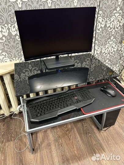 Стол компьютерный стеклянный