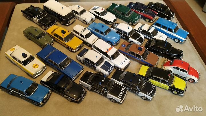 Модели автомобилей и тракторов и журналы из серий