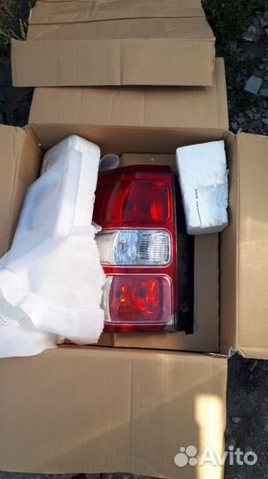 Задний левый фонарь suzuki grand vitara