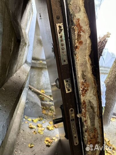 Дверь входная металлическая