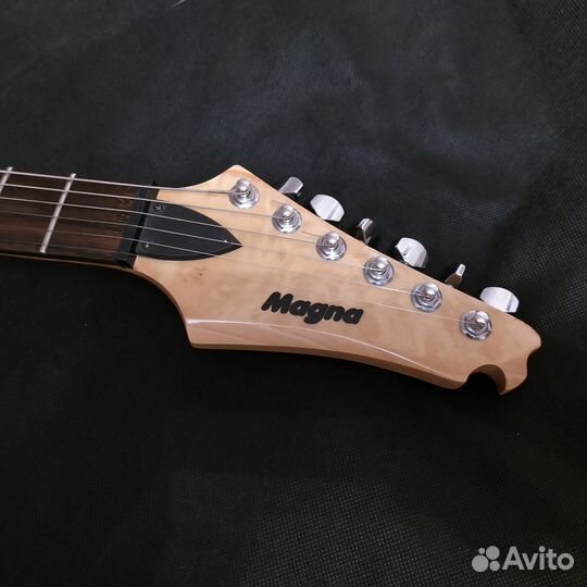 Электрогитара профессиональная