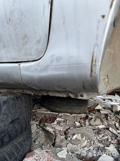 Правое переднее крыло на kia spectra