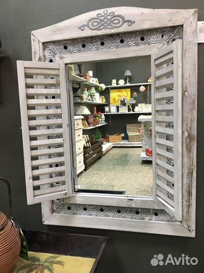Зеркало со ставнями