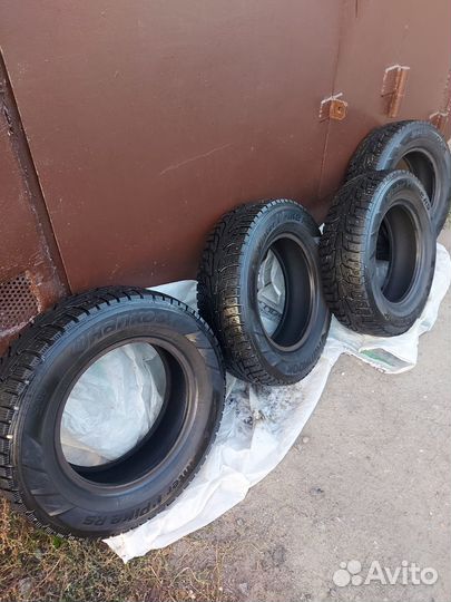 Hankook Winter I'Pike 185/70 R14 92T