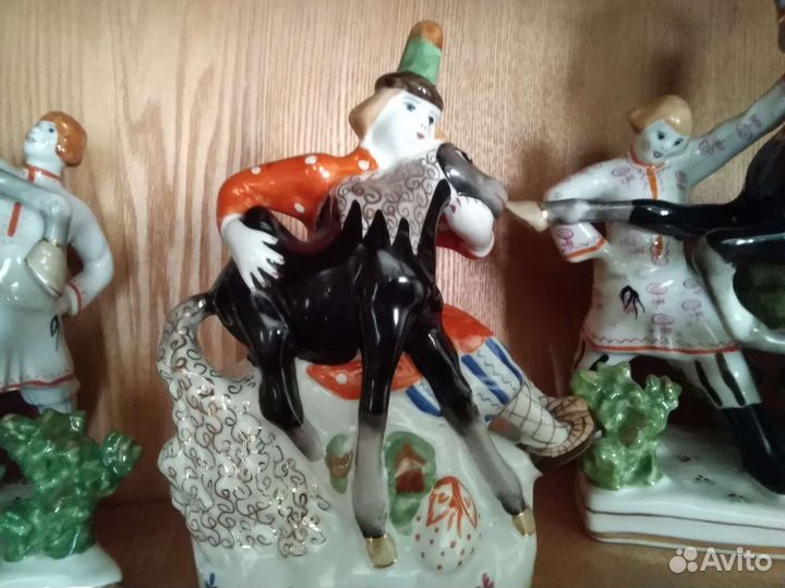 Фарфоровая статуэтка Триптих Конёк Горбунок