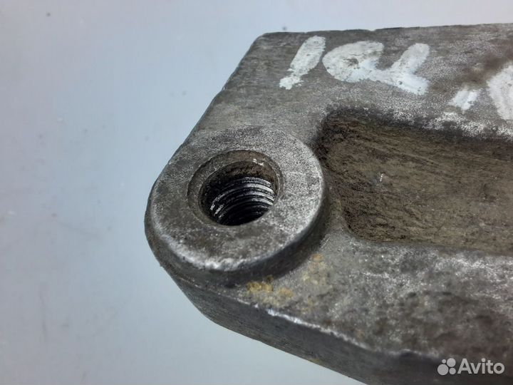Кронштейн опоры двигателя Ford Mondeo 1