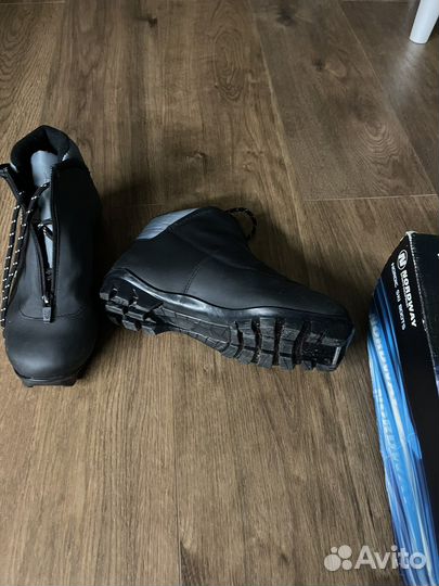 Лыжные ботинки 39-40