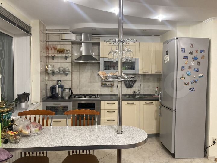 3-к. квартира, 64 м², 2/16 эт.