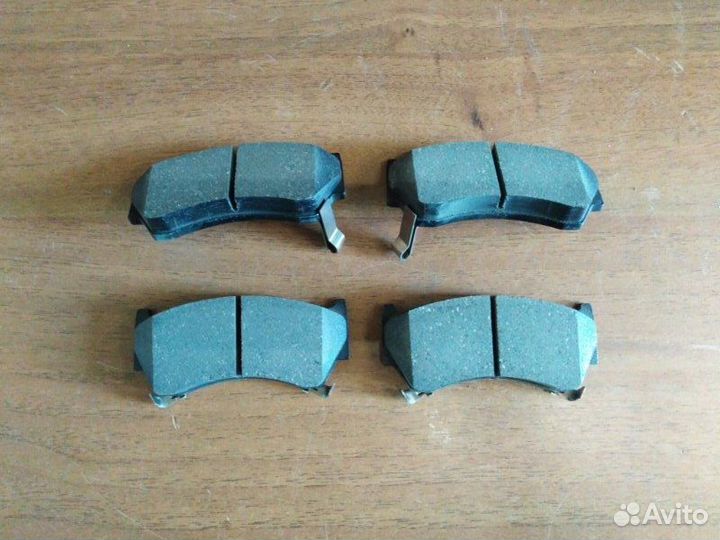 Колодки дисковые передние Nissan Almera 1995