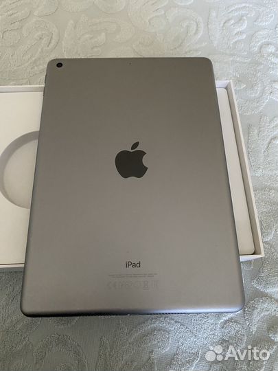 Планшет Apple iPad (2017) 32Gb