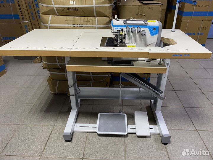 Оверлок Jack Jk-E4S-4 с утопленным столом