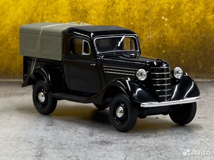 Модель газ 61-415 1/43 наш автопром