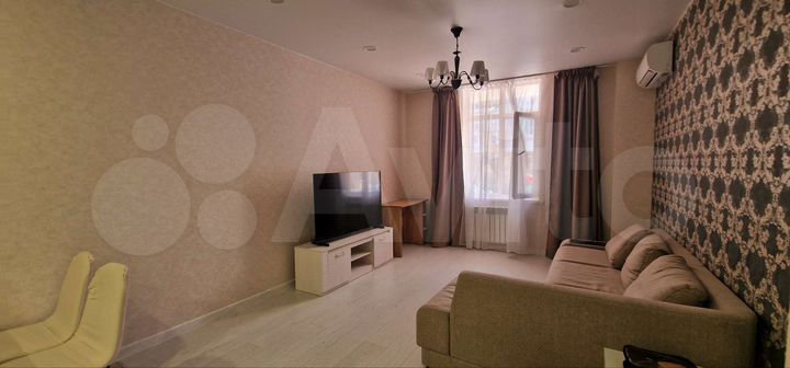 2-к. квартира, 80 м², 1/9 эт.