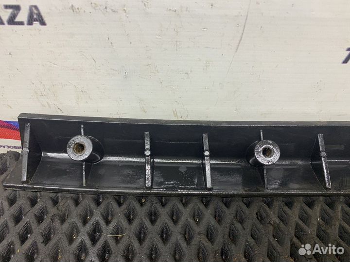 504217554 Накладка ступеньки правая верхняя