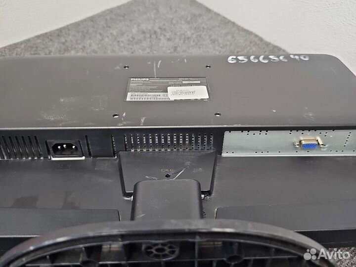 Монитор Philips 22 дюйма царапина