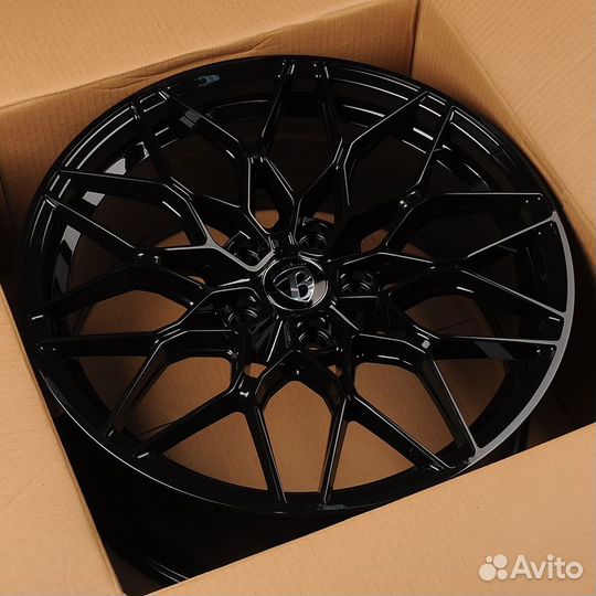 Диски Powcan Y1091 9x19/5x120 D72.6 ET35 Gloss Black литой