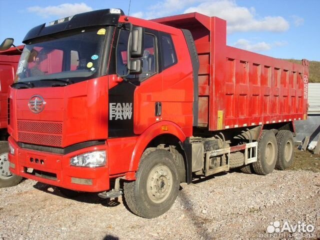 Водитель самосвала