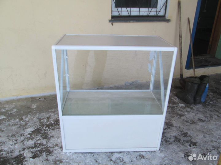 Стеклянная витрина