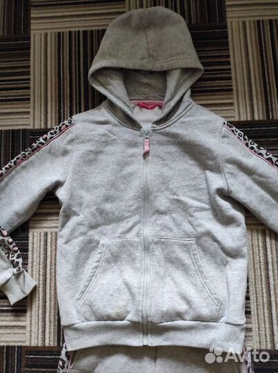 Спортивный костюм для девочки 152р