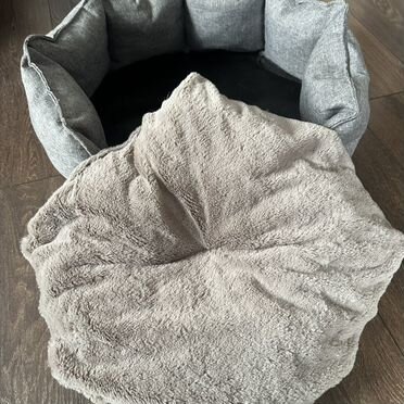 Лежанка для кошек