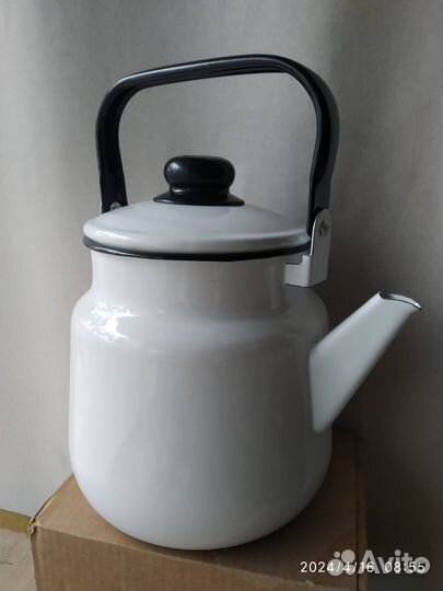 Чайник 3,5 литра эмалированный новый без сколов