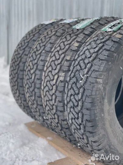 Roadcruza RA1100 A/T 275/40 R22 107T