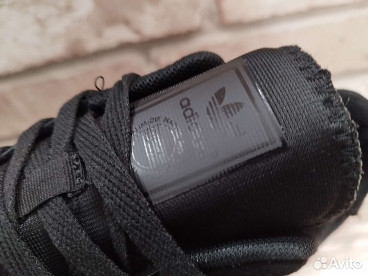 Кроссовки adidas iniki