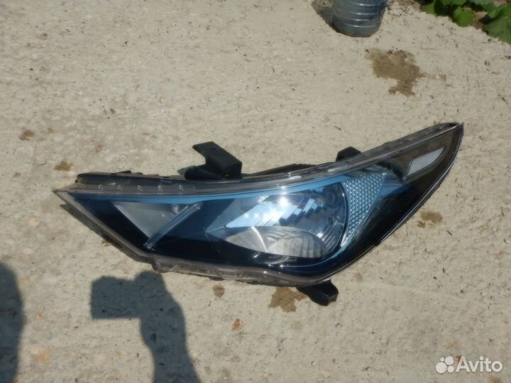 Фара левая Hyundai Solaris 2