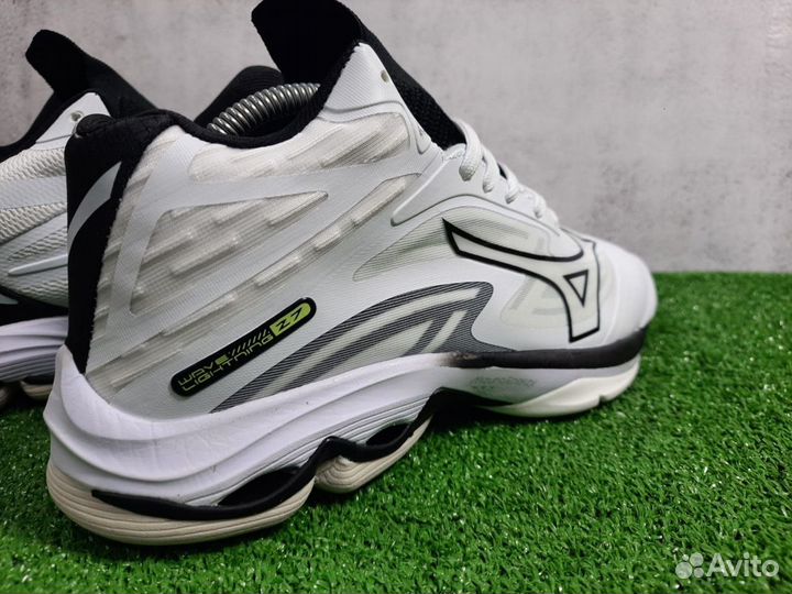 Кроссовки мужские волейбольные Mizuno