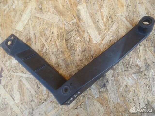 Кронштейн заднего бампера Volkswagen Touareg 7L6