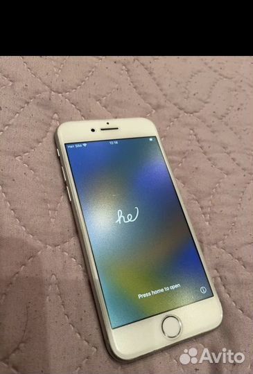 iPhone 8, 64 ГБ