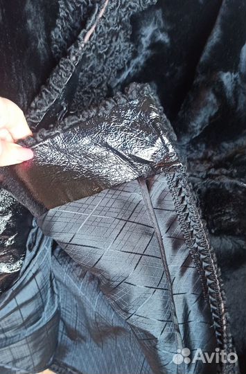 Шуба из мутона с отделкой из каракуля