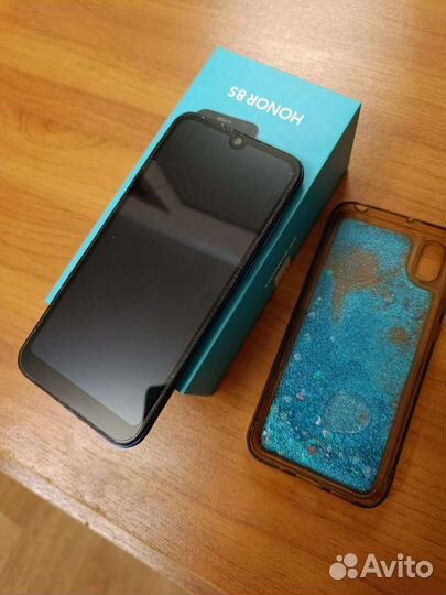 Телефон honor 8s