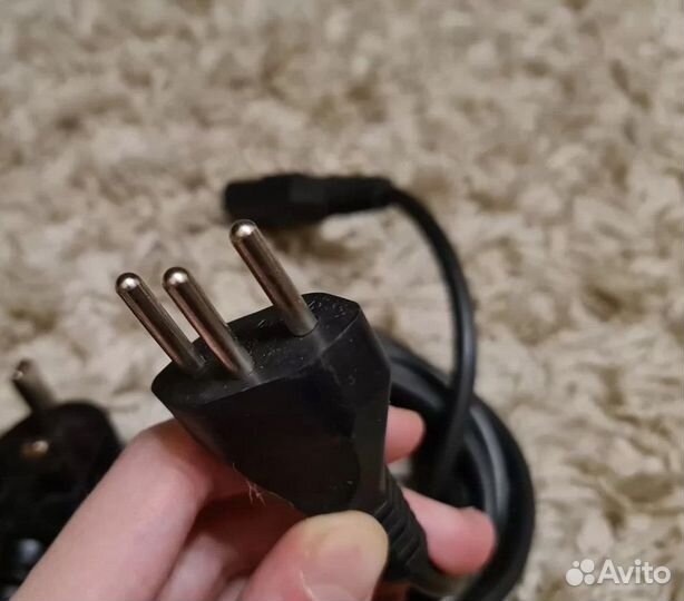 Компьютерный кабель питания, швейцарский штекер