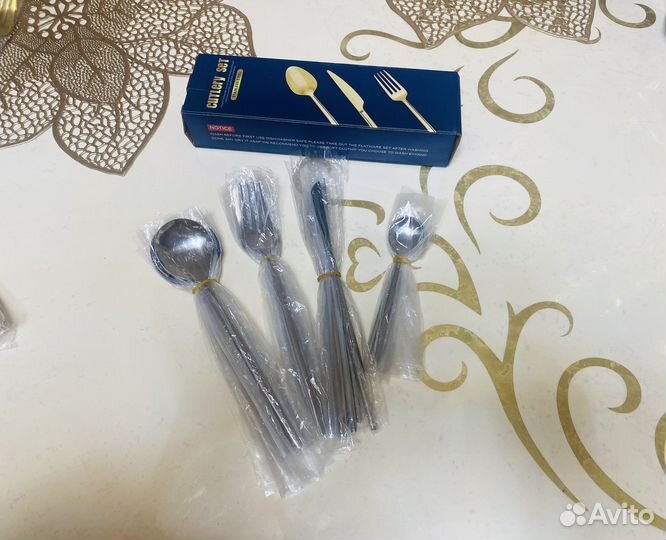 Набор столовых предметов 24