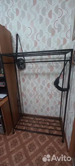 Вешалка для одежды напольная металлическая