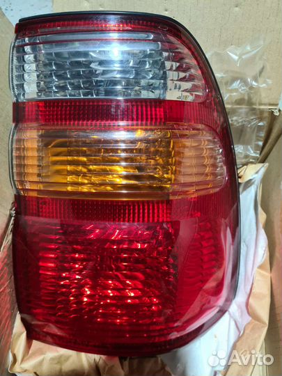 Фонарь стоп сигнал Toyota Land Cruiser 100