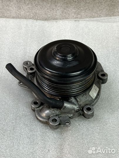 Помпа ож OM642 W166 Mercedes