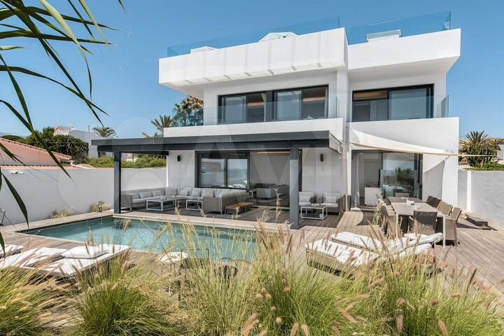 Дом 210 м² на участке 6 сот.