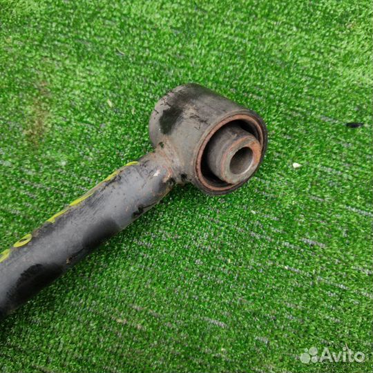 Рычаг поперечный задний правый Suzuki Grand