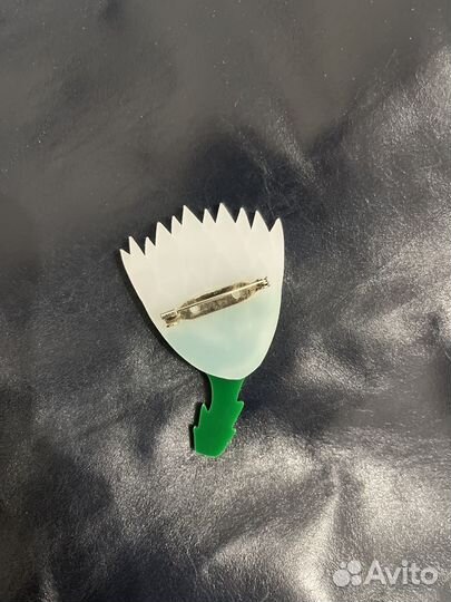 Брошь белый бутон чертополох