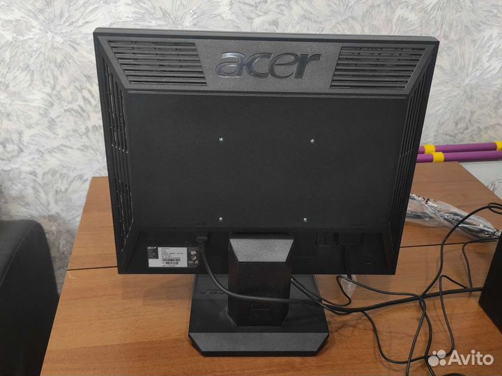 Монитор Acer v173v
