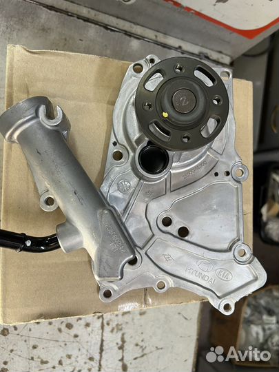 Насос охлождаюшей жидкости 25100-3L100