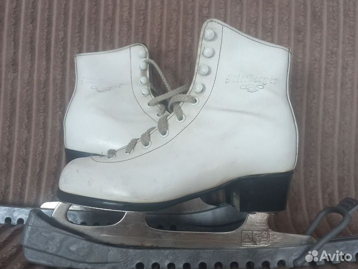 Коньки фигурные
