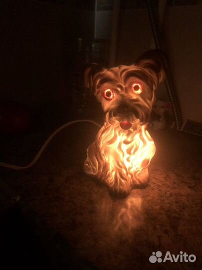 Фарфоровая собака ночник