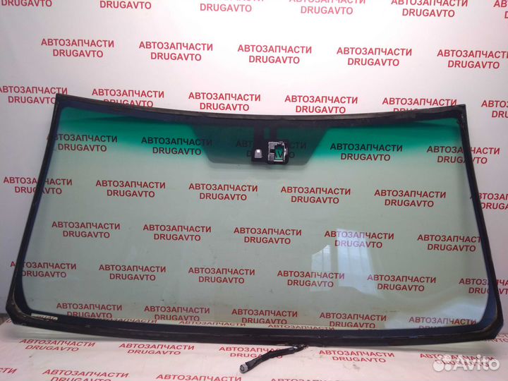 Стекло лобовое Toyota land Cruiser 200