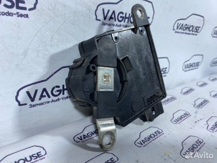 Блок электронный Audi A6 C6 3.2 BYU 2007