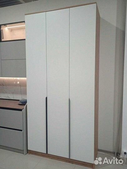 Шкаф распашной