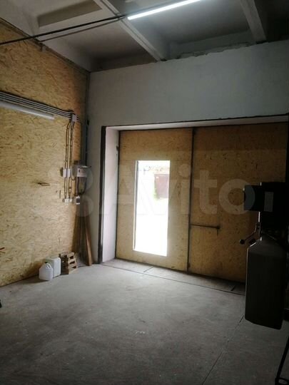 Гараж, > 30 м²