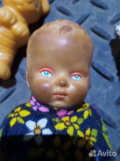 Игрушки СССР пупс гдр значки солдатики